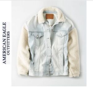 American Eagle Faux Fur Trim Trucker Jean Jacket Medium